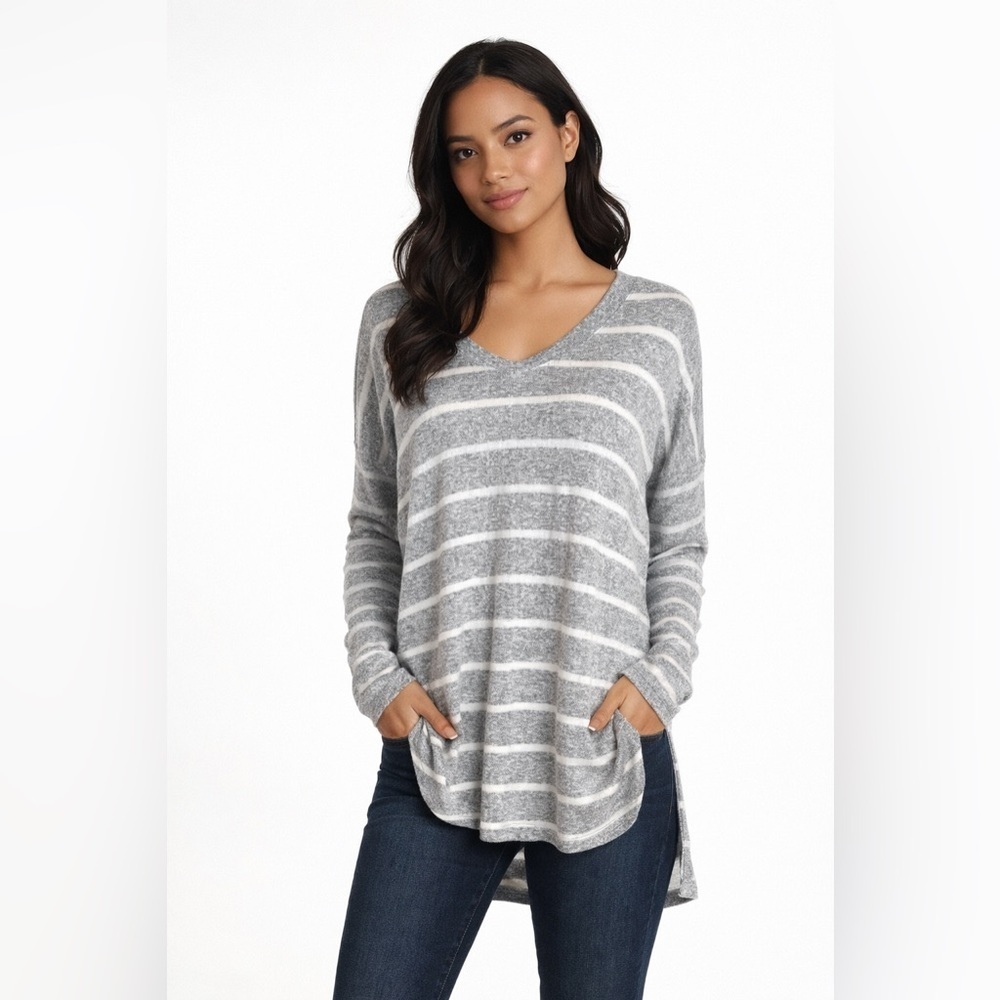 Korye Gray Striped long sleeve high low tunic sweater Women's Top - s